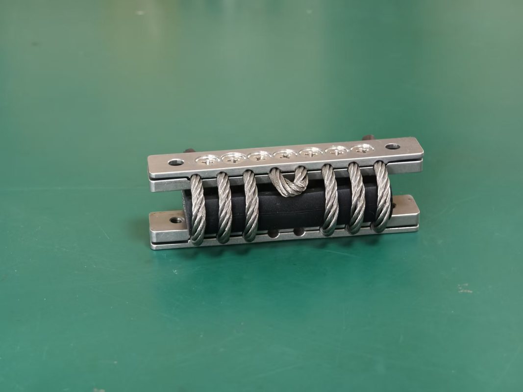 स्थिर संचालन के लिए अच्छी थर्मल शॉक प्रतिरोध और ऑल-मेटल संरचना के साथ अनुकूलन योग्य GX-60A(N) वायर रोप वाइब्रेशन आइसोलेटर